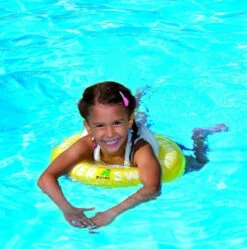 Freds Swim Academy Swimtrainer Classic Yellow 4 - 8 Jr (20-36 Kg) 10330 14 Freds Swim Academy Swimtrainer Classic Yellow 4 - 8 Jr (20-36 Kg) 10330 -Babyproducten Winkel 812lege mpl. sl1500