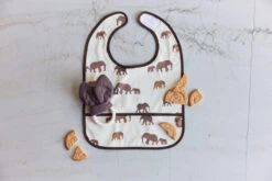 Jollein Savannah 2-pack Waterproof Slabber 029-864-66029 7 Jollein Savannah 2-pack Waterproof Slabber 029-864-66029 -Babyproducten Winkel Jollein Savannah 2 pack Waterproof Slabber 029 864 66029 2