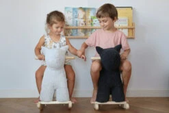 Label Label Hond Grijs Hobbeldier LLRT-23169 7 Label Label Hond Grijs Hobbeldier LLRT-23169 -Babyproducten Winkel Label Label Hond Hobberldier sfeer 2