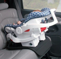 Prince Lionheart 2-Stage Seatsaver Autostoel Beschermcover 0300 11 Prince Lionheart 2-Stage Seatsaver Autostoel Beschermcover 0300 -Babyproducten Winkel Prince Lionheart 2 Stage Seatsaver Autostoel Beschermcover In Gebruik 5