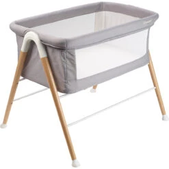 Babygo Goodnight Grey Wieg 4361 -Babyproducten Winkel babygo goodnight grey wieg aan bed 2