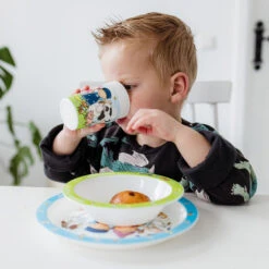 Bambolino Toys Fien En Teun 3-delig Kinderservies 19206 9 Bambolino Toys Fien En Teun 3-delig Kinderservies 19206 -Babyproducten Winkel bambolino toys fien en teun 3 delig kinderservies 19206 sfeer1