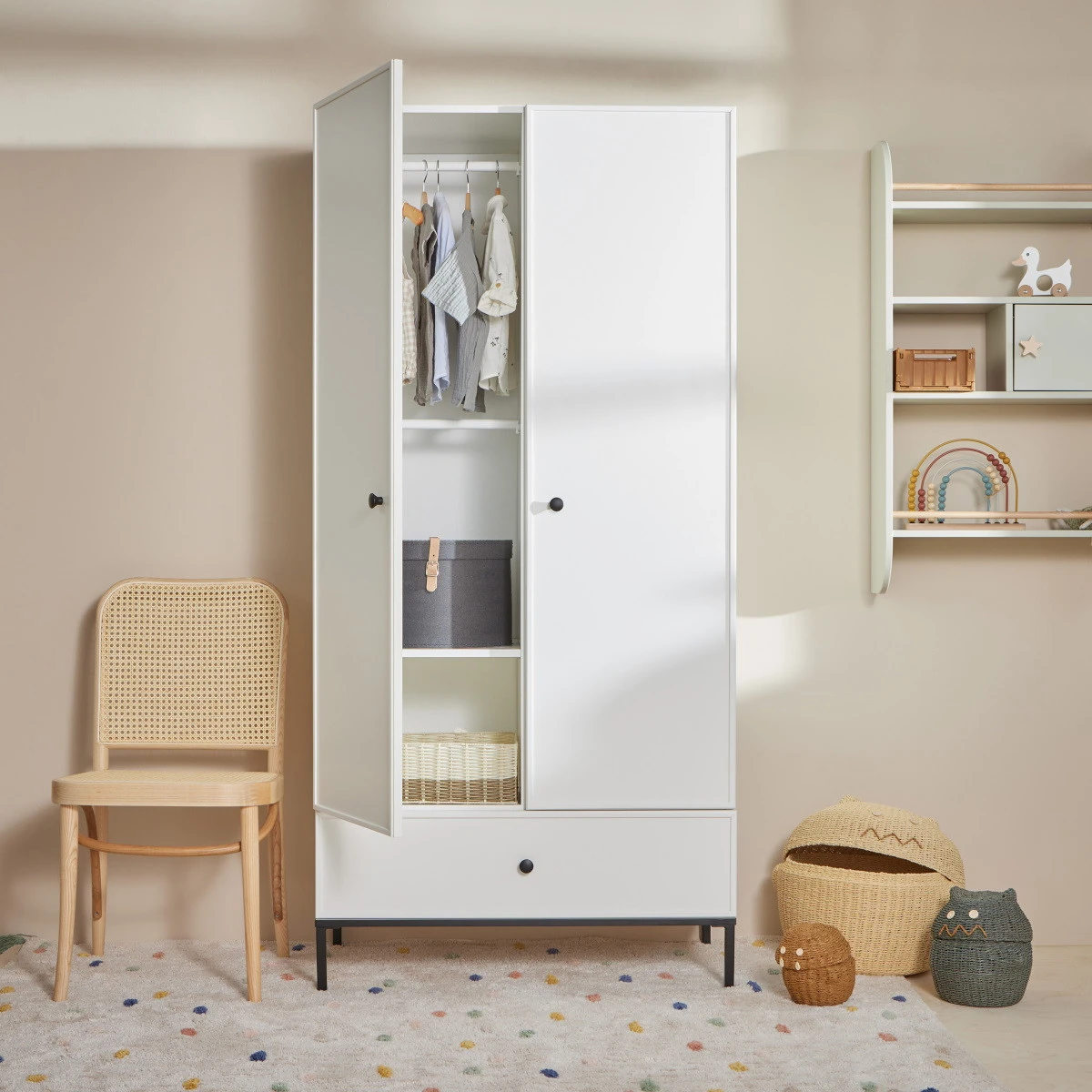 Bellamy Lumi White Babykamer: Ledikant/Juniorbed, Commode En 2-Deurskast 22 Bellamy Lumi White Babykamer: Ledikant/Juniorbed, Commode En 2-Deurskast - Afbeelding 20