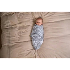 Bo Jungle B-Wrap White Tiger Small Wikkeldeken B172100 16 Bo Jungle B-Wrap White Tiger Small Wikkeldeken B172100 -Babyproducten Winkel bo jungle b wrap white tiger small wikkeldeken b172100 3