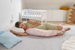 Doomoo Buddy Misty Pink Voedingskussenhoes BC B61 -Babyproducten Winkel doomoo buddy misty pink voedingskussen b61 2 1