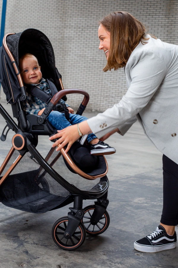 Ding Fenix Black/Rose 3-in-1 Combi Kinderwagen Incl. Autostoel 19 Ding Fenix Black/Rose 3-in-1 Combi Kinderwagen Incl. Autostoel - Afbeelding 17