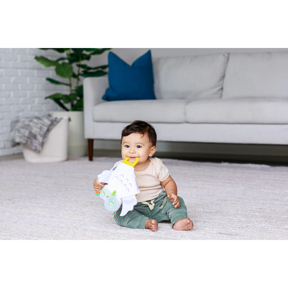 Infantino Glow In The Dark Cuddle Uil Bijtring Knuffeldoekje BK-302035 5 Infantino Glow In The Dark Cuddle Uil Bijtring Knuffeldoekje BK-302035 - Afbeelding 3