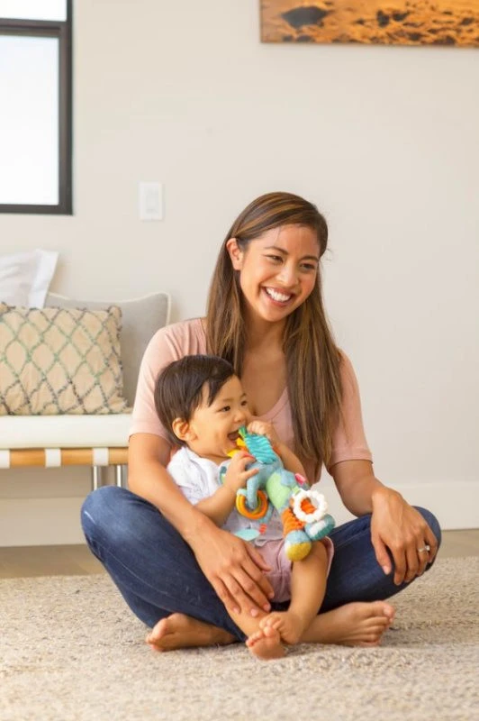 Infantino Go Gaga Playtime Pal Olifant Buggyspeeltje BK-216553 6 Infantino Go Gaga Playtime Pal Olifant Buggyspeeltje BK-216553 - Afbeelding 4