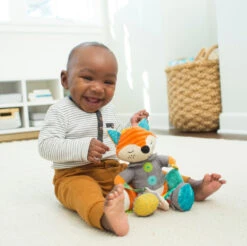 Infantino Go Gaga Playtime Pal Vos Buggyspeeltje BK-216311 9 Infantino Go Gaga Playtime Pal Vos Buggyspeeltje BK-216311 -Babyproducten Winkel infantino go gaga playtime pal vos buggyspeeltje bk 216311 meer sfeer