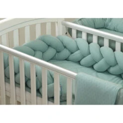 MamaLoes Amy Ajour Stonegreen 210 Cm Braided Bedbumper 84270 12 MamaLoes Amy Ajour Stonegreen 210 Cm Braided Bedbumper 84270 -Babyproducten Winkel mamaloes amy ajour stonegreen 210 cm braided bedbumper 84270 5