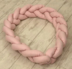 MamaLoes Amy Pure Roze 2-in-1 Babynest En Braided Bedbumper 80662 16 MamaLoes Amy Pure Roze 2-in-1 Babynest En Braided Bedbumper 80662 -Babyproducten Winkel mamaloes amy pure roze 2 in 1 babynest en braided bedbumper 80662