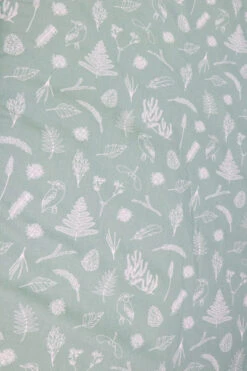 MamaLoes Botanical Stone Green 80 X 100 Cm Boxkleed ML020224 8 MamaLoes Botanical Stone Green 80 X 100 Cm Boxkleed ML020224 -Babyproducten Winkel mamaloes botanical stone green 80 x 100 cm boxkleed ml3411 03 1 1