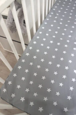 MamaLoes Grey/White Stars Boxdek W-388571 -Babyproducten Winkel mamaloes grey white stars boxdek w 388571 8