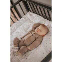 MamaLoes Nougat Bloemen 80 X 100 Cm Omkeerbaar Boxkleed ML020233 16 MamaLoes Nougat Bloemen 80 X 100 Cm Omkeerbaar Boxkleed ML020233 -Babyproducten Winkel mamaloes stippen 80 x 100 cm omkeerbaar boxkleed ml020232 10 4