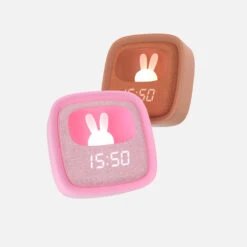 MOB Billy Marshmallow Klok En Nachtlampje BILLY-MARSH-01 -Babyproducten Winkel mob billy chocolate klok en nachtlampje billy sfeer