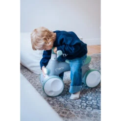 Momi Tobis Pink Ride-On Bubbles Loopfiets ROBI00042 -Babyproducten Winkel momi tobis loopfiets sfeer3