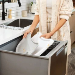 Munchkin 360° Cloud High Chair Kinderstoel 011279 -Babyproducten Winkel munchkin cloud high chair kinderstoel 011279.7 1920x1920