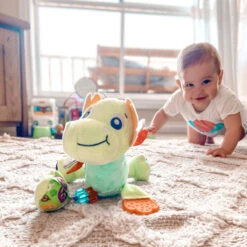 Playgro Sensory Friends Dusty Dragon Buggyspeeltje P0188473 -Babyproducten Winkel playgro sensory friends dusty dragon buggyspeeltje p0188473 .3