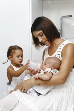 Suavinex Zero.Zero Anti-Colic Medium Flow Zuigfles 270ml SXZBRF050012 -Babyproducten Winkel suavinex zer .zer anti colic zuigfles 4 2