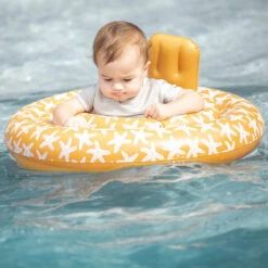 Swim Essentials Baby Float Zeesterren 0-1 Jaar Zwemring 2022SE347 -Babyproducten Winkel swim essentials baby float zeesterren 0 1 jaar zwemring 2022se347 sfeer