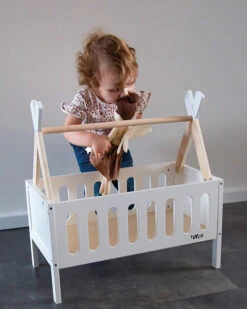 Tryco Tipi Houten Poppenbed TR-353013 9 Tryco Tipi Houten Poppenbed TR-353013 -Babyproducten Winkel tr 353013 tryco wooden tipi doll bed 02