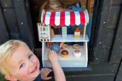 Tryco Houten IJskraam TR-353017 12 Tryco Houten IJskraam TR-353017 -Babyproducten Winkel tr 353017 tryco wooden icecream truck 02 1