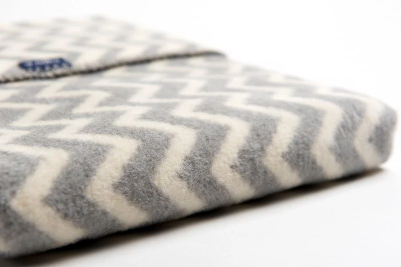 Zaffiro Grijs & Ecru Zigzag 75 X 100 Cm Wiegdeken 40771 4 Zaffiro Grijs & Ecru Zigzag 75 X 100 Cm Wiegdeken 40771 - Afbeelding 2